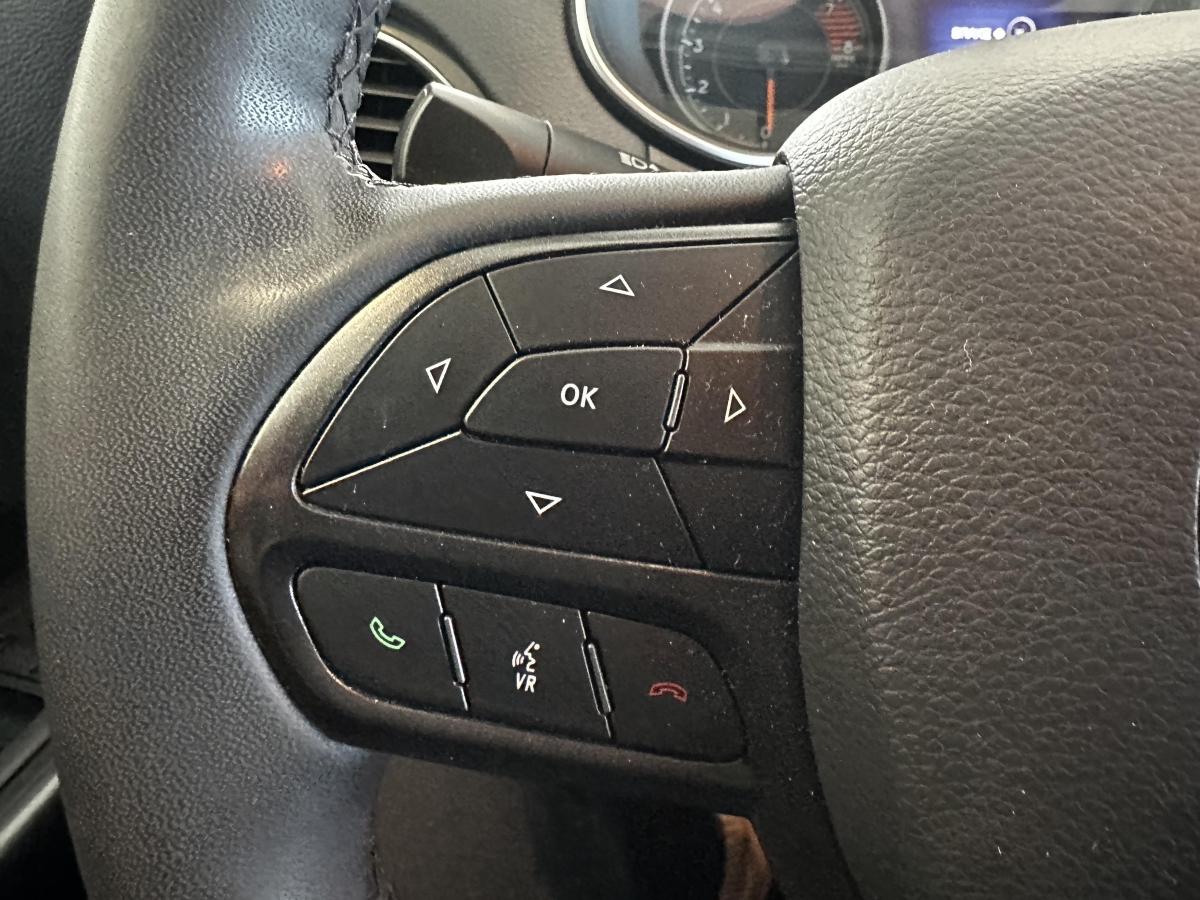 2022 Jeep Cherokee - Image 18