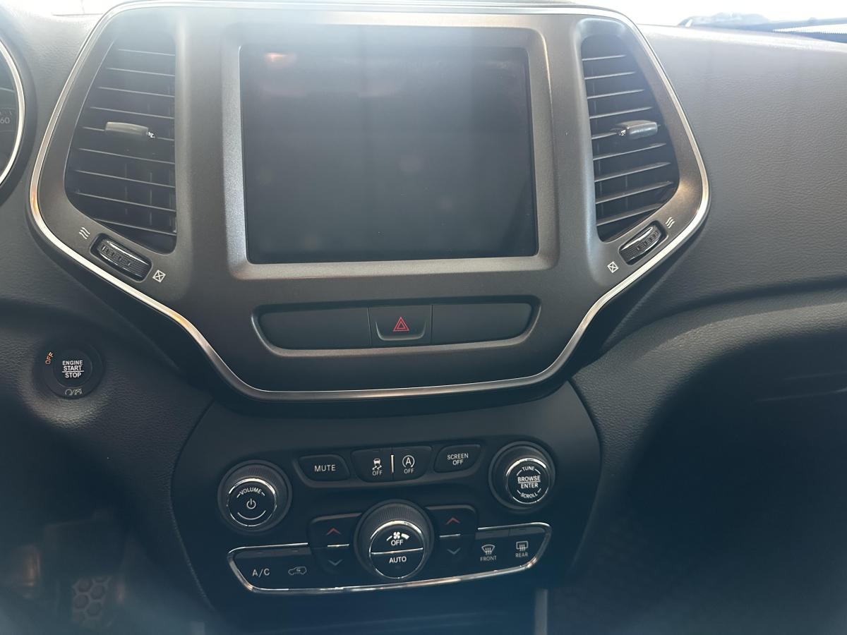 2022 Jeep Cherokee - Image 20