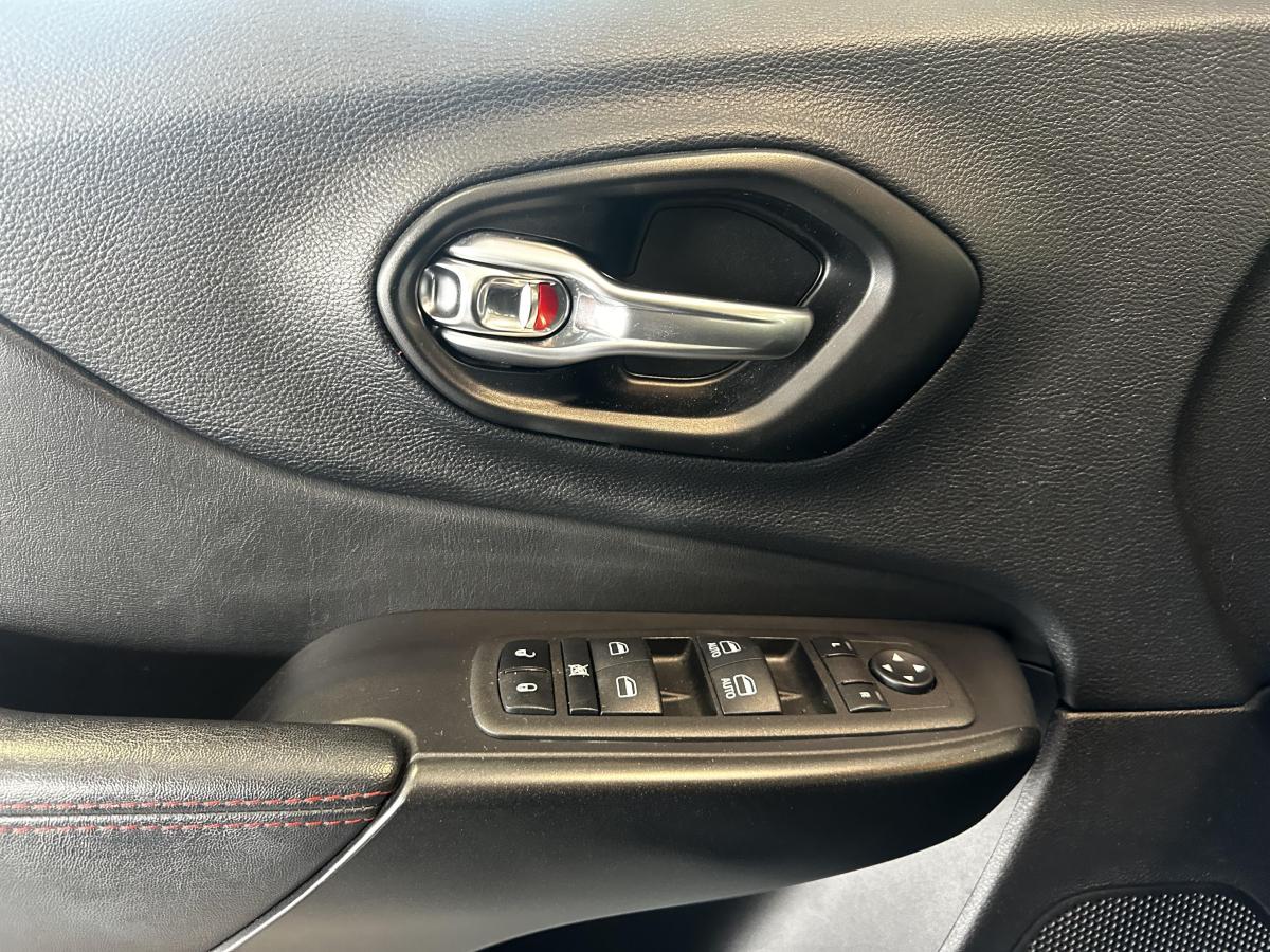 2022 Jeep Cherokee - Image 22