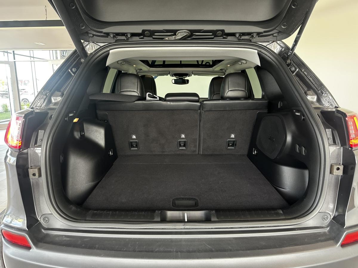 2022 Jeep Cherokee - Image 29