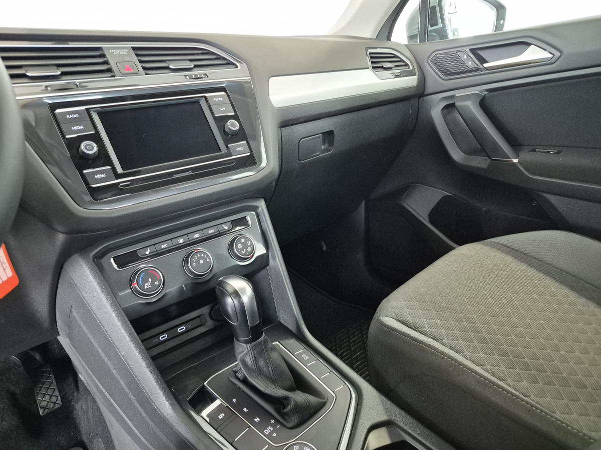 2020 Volkswagen Tiguan - Image 17