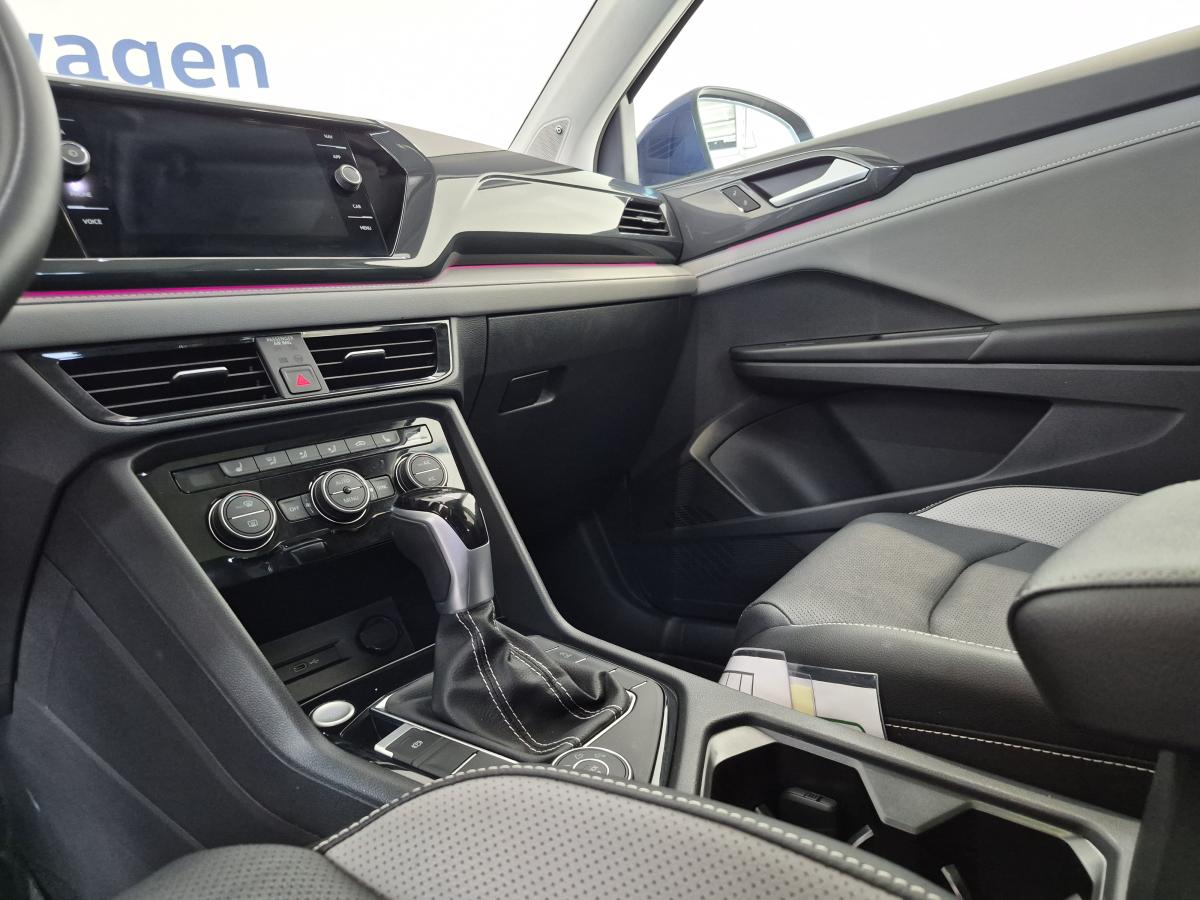 2023 Volkswagen Taos - Image 23