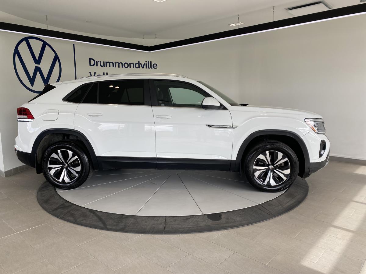 2024 Volkswagen Atlas Cross Sport - Image 6