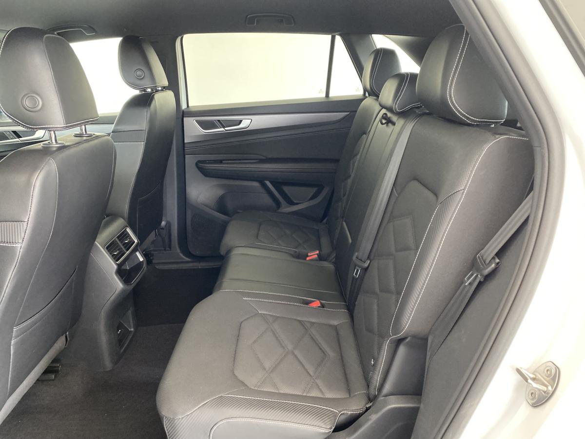 2024 Volkswagen Atlas Cross Sport - Image 14