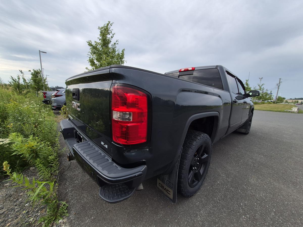 2017 GMC Sierra 1500 - Image 5