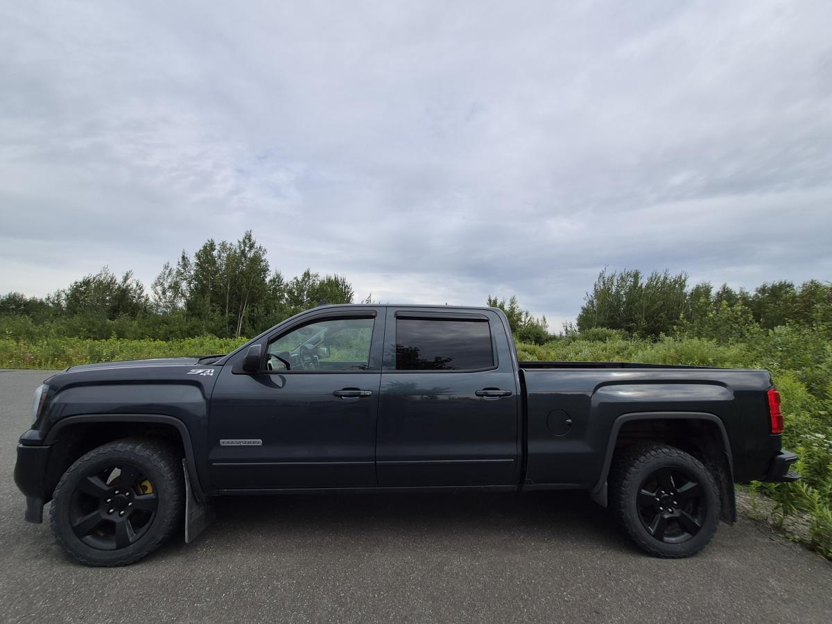 2017 GMC Sierra 1500 - Image 8
