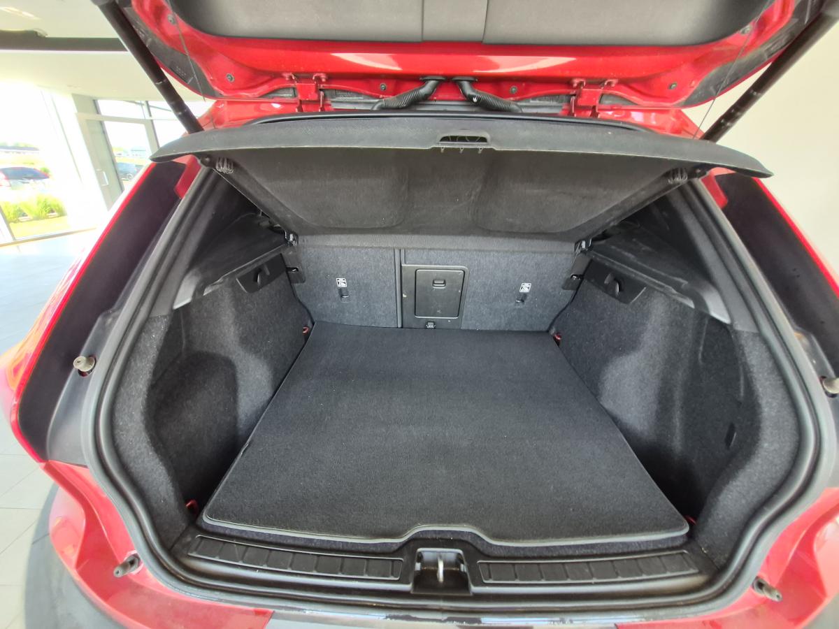 2021 Volvo XC40 - Image 15