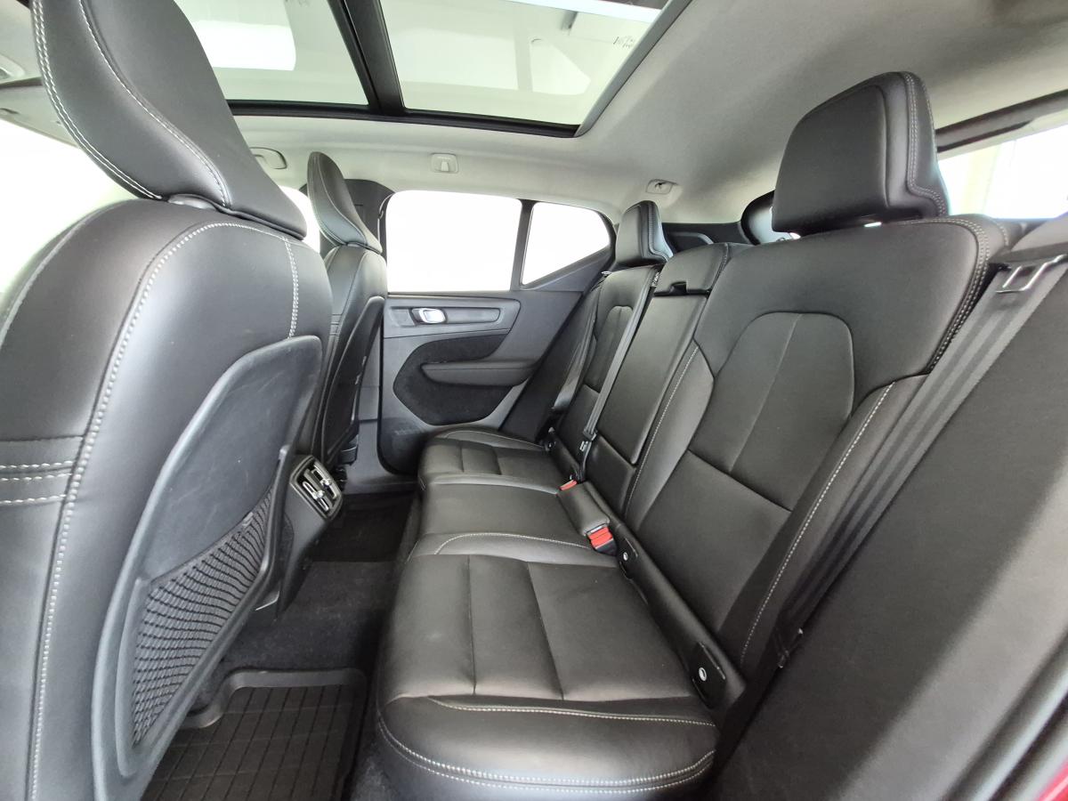 2021 Volvo XC40 - Image 16