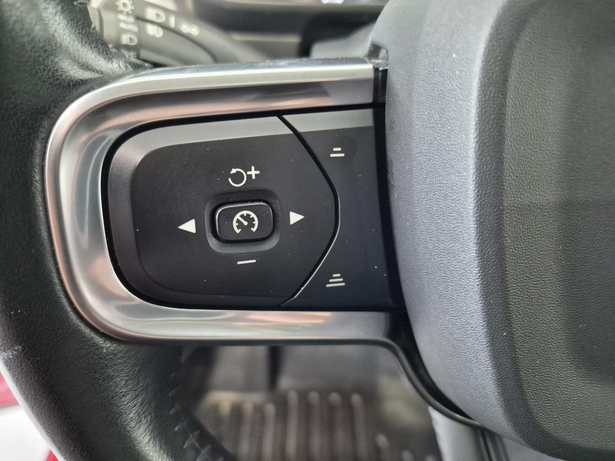 2021 Volvo XC40 - Image 21
