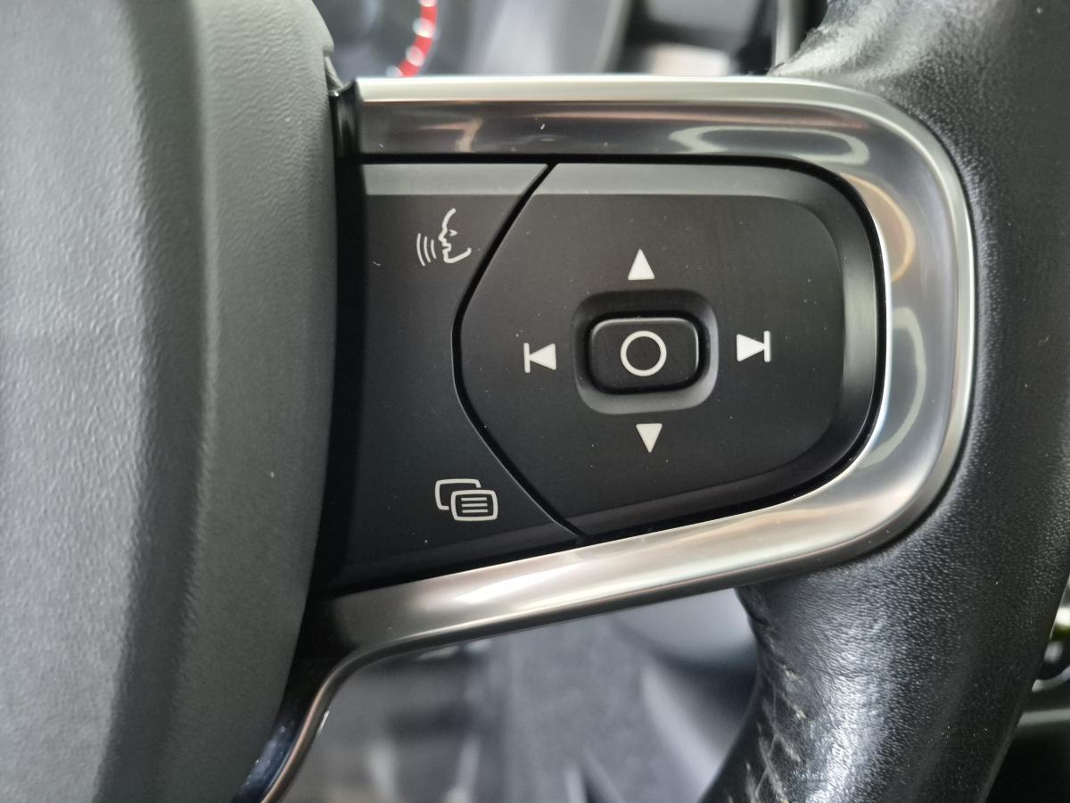 2021 Volvo XC40 - Image 22