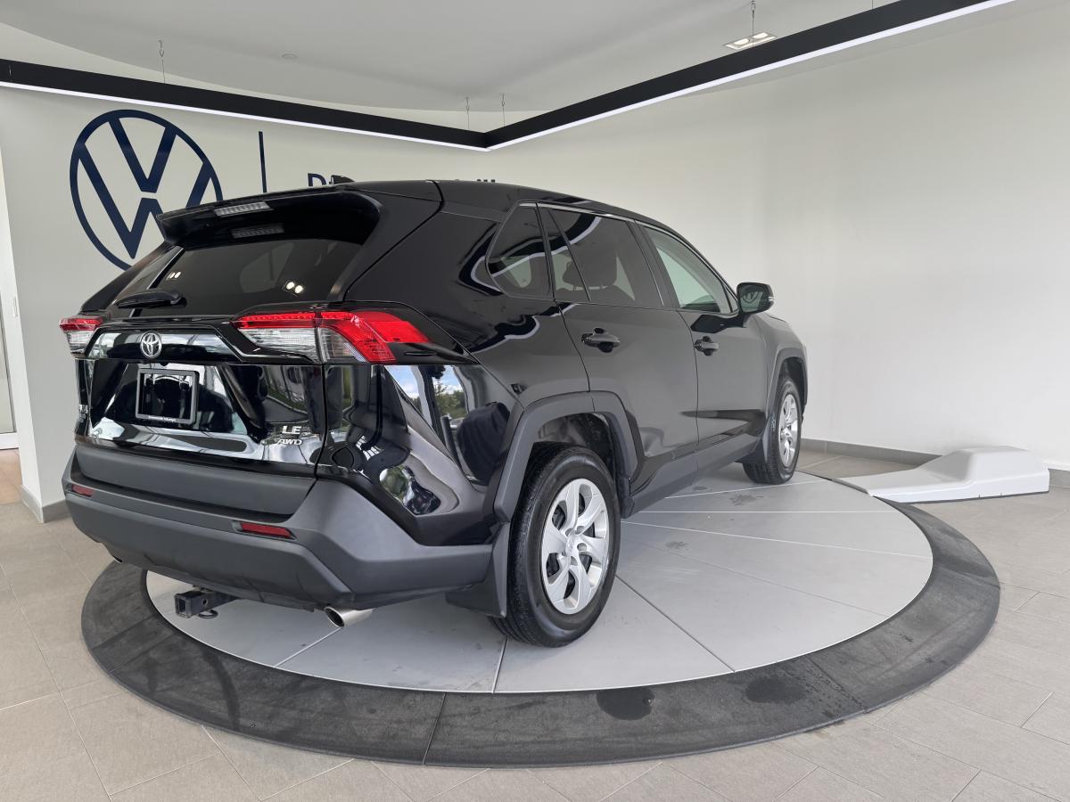 2023 Toyota RAV4 - Image 9