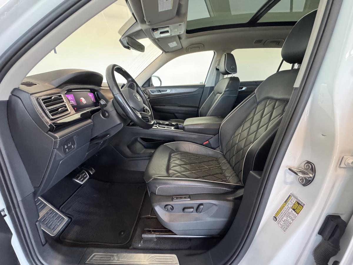 2024 Volkswagen Atlas - Image 18