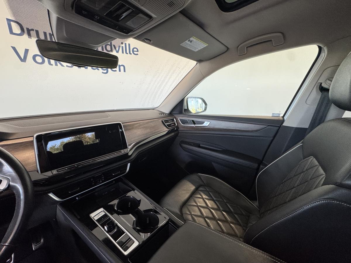 2024 Volkswagen Atlas - Image 22