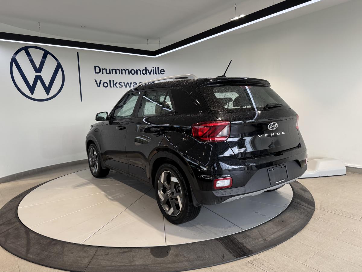 2024 Hyundai Venue - Image 13