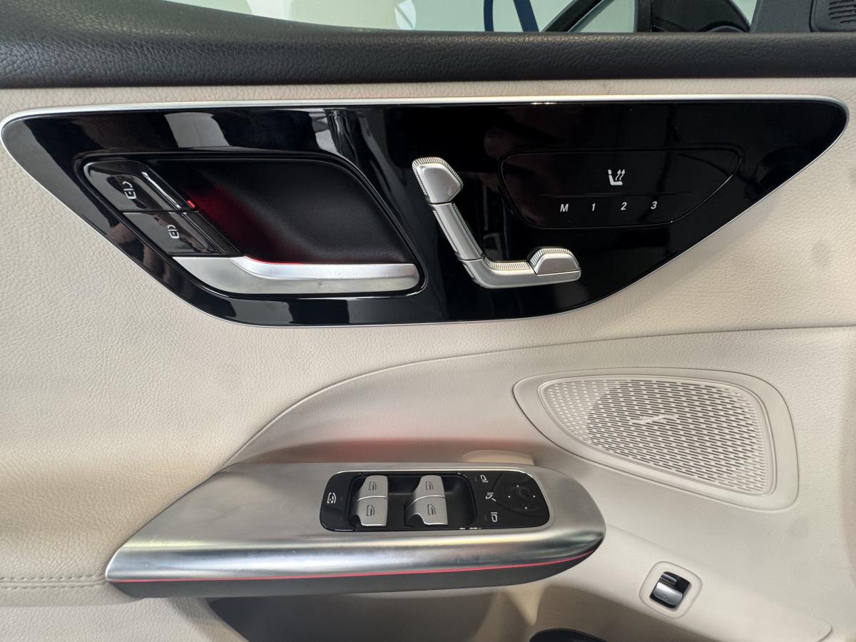 2023 Mercedes-Benz C 300 - Image 18