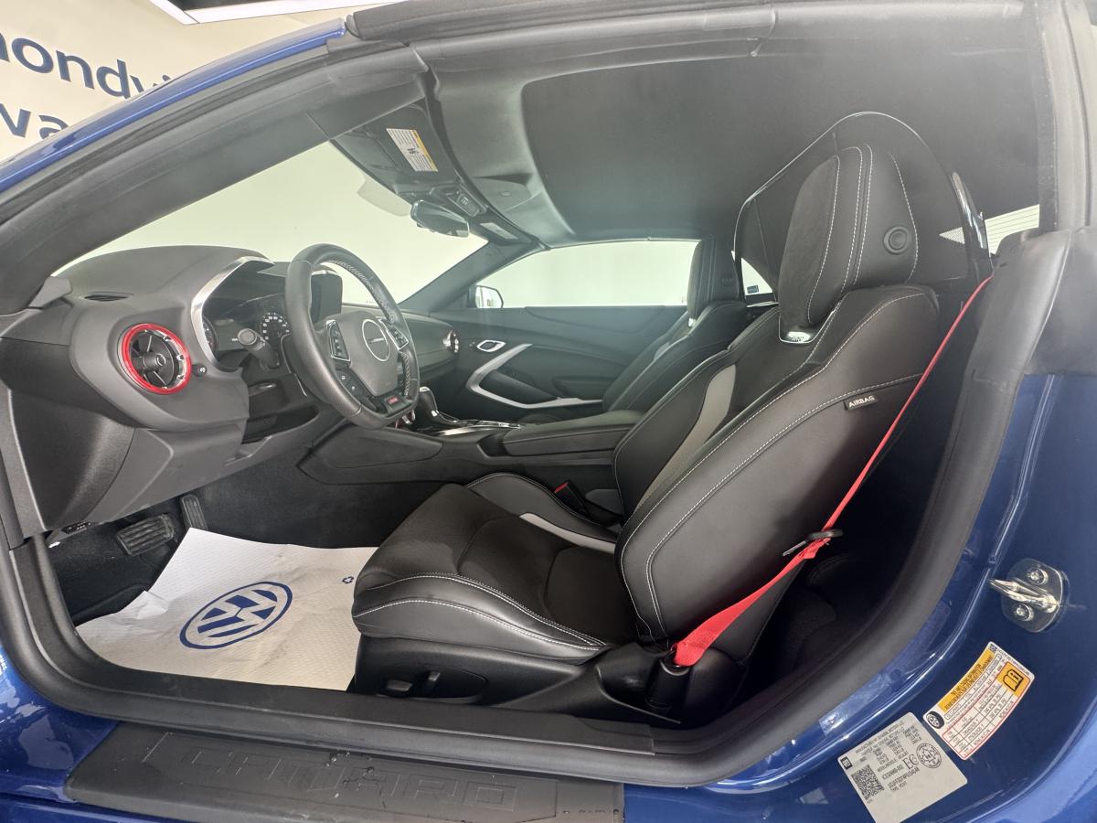 2023 Chevrolet Camaro - Image 10