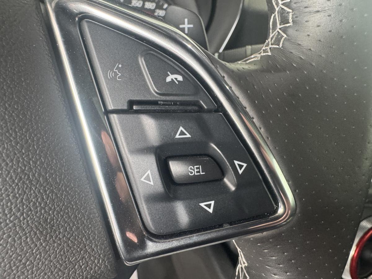 2023 Chevrolet Camaro - Image 13