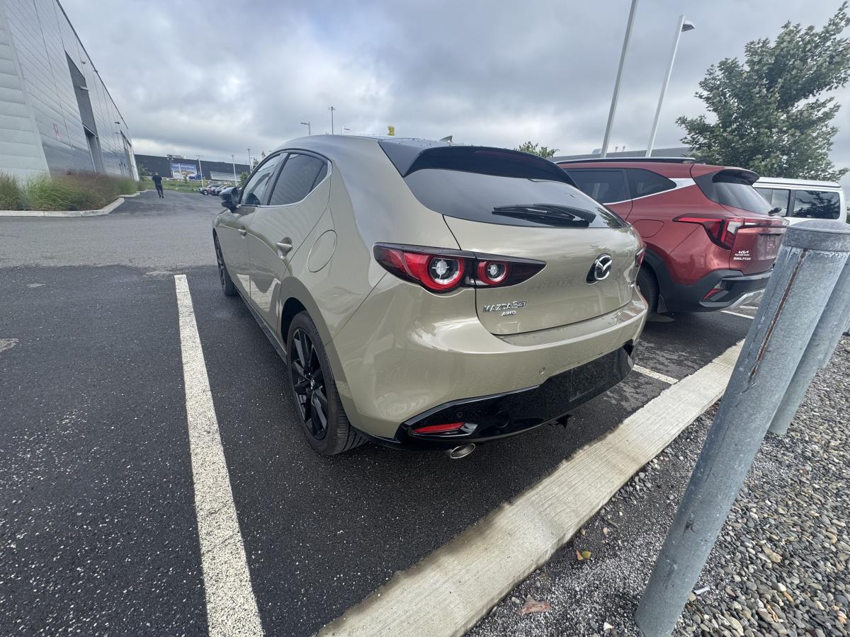 2025 Mazda Mazda3 Sport - Image 7