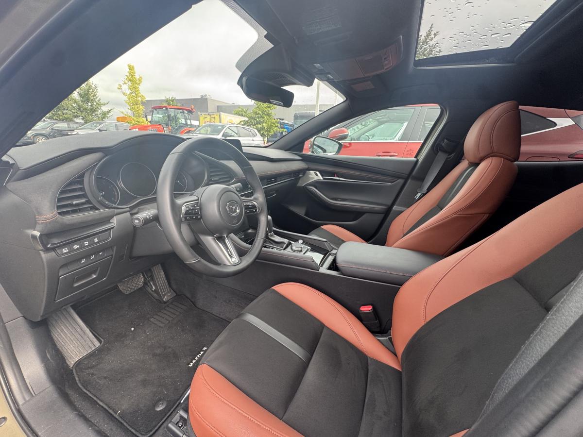 2025 Mazda Mazda3 Sport - Image 9