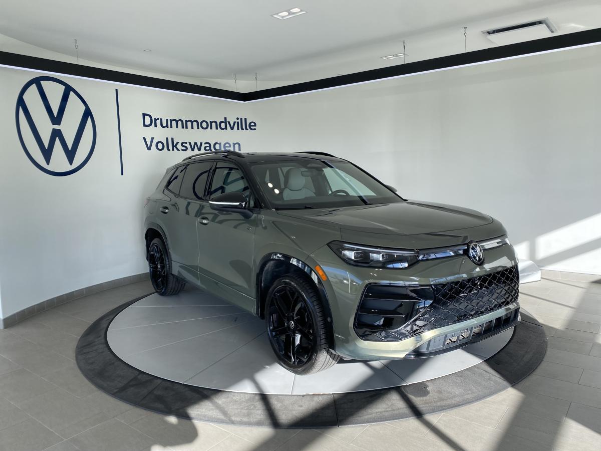 2025 Volkswagen Tiguan - Image 2