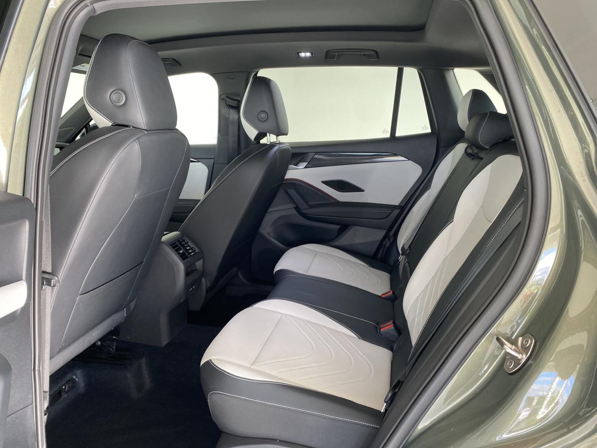 2025 Volkswagen Tiguan - Image 13