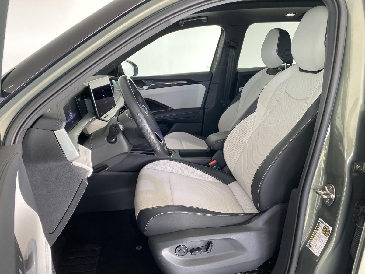 2025 Volkswagen Tiguan - Image 15