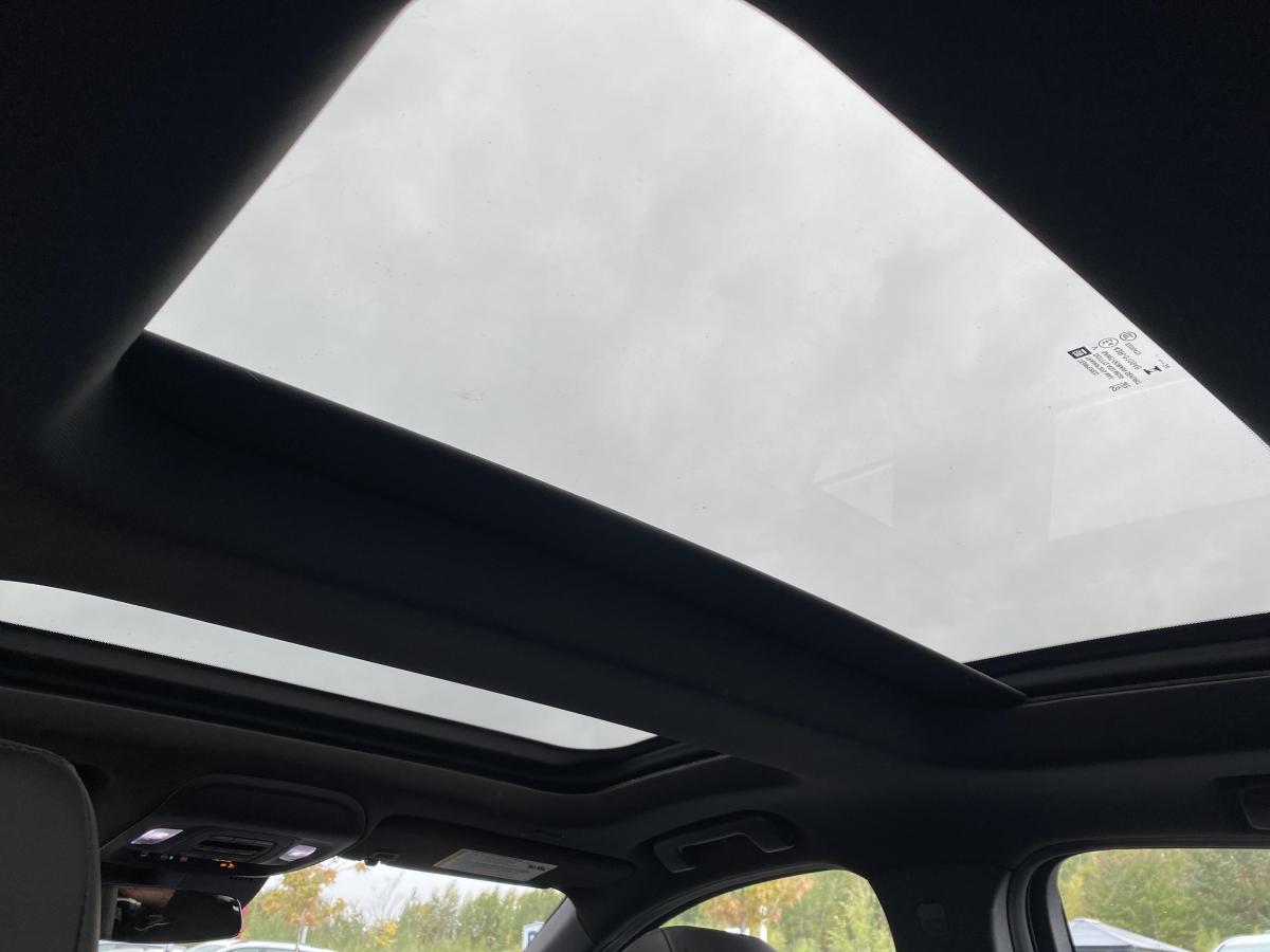 2025 Cadillac CT5 - Image 16