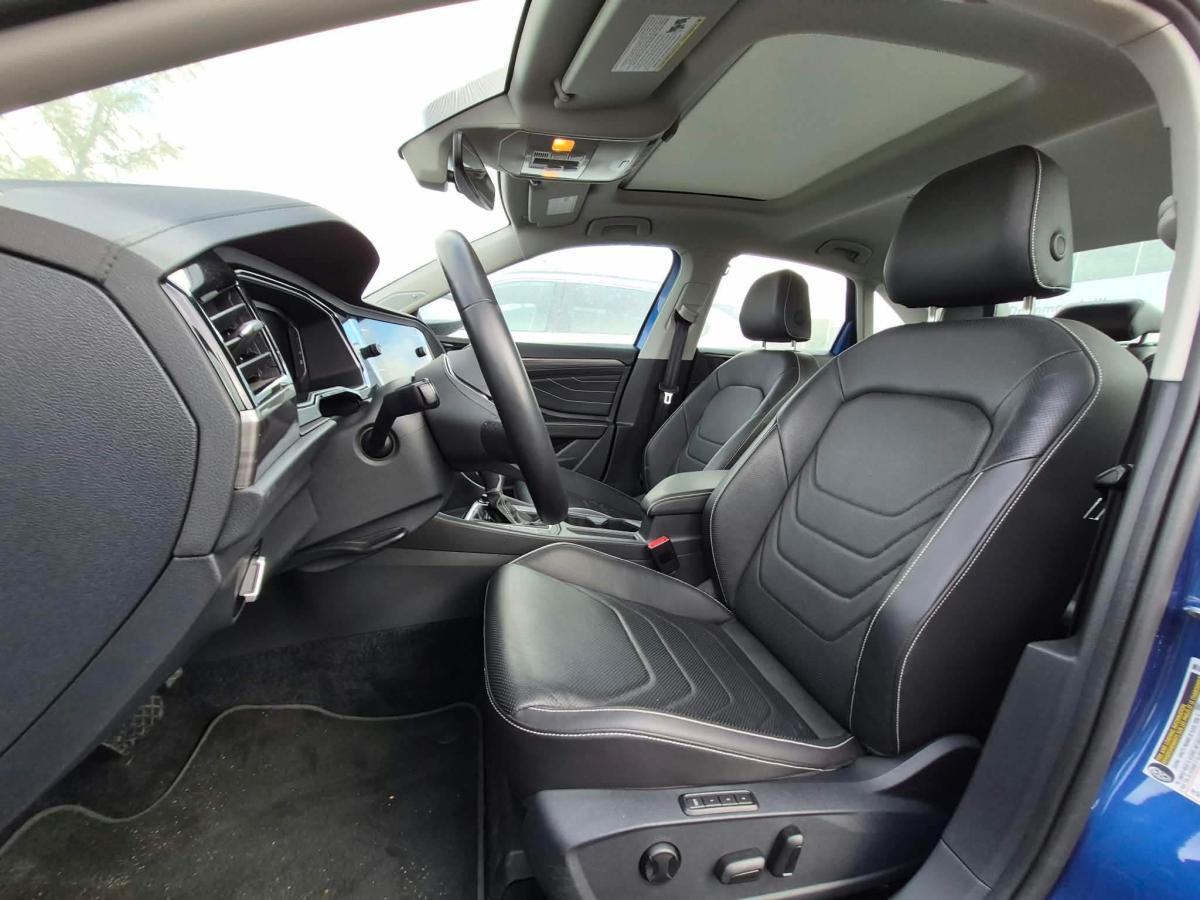 2024 Volkswagen Jetta - Image 7
