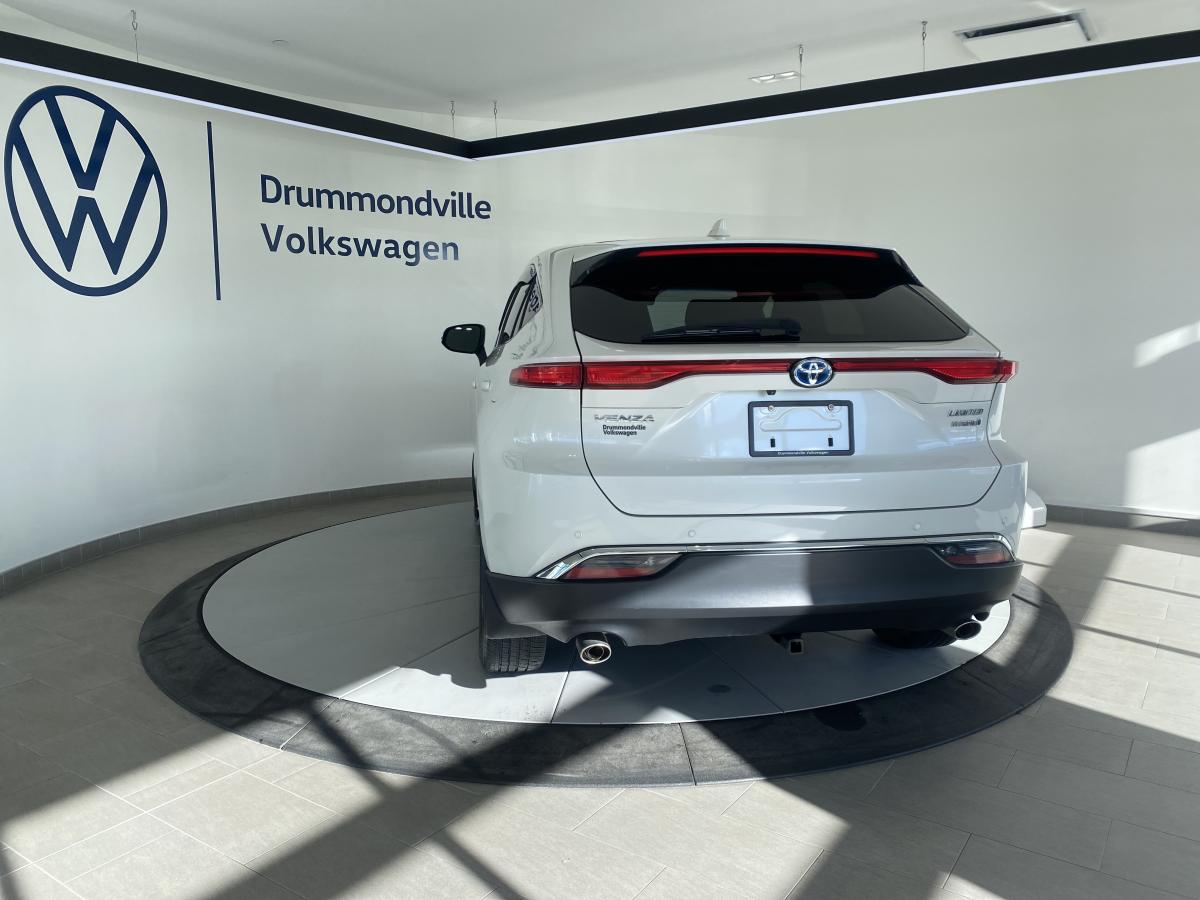 2021 Toyota Venza - Image 12