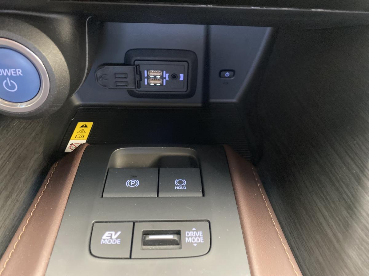 2021 Toyota Venza - Image 28