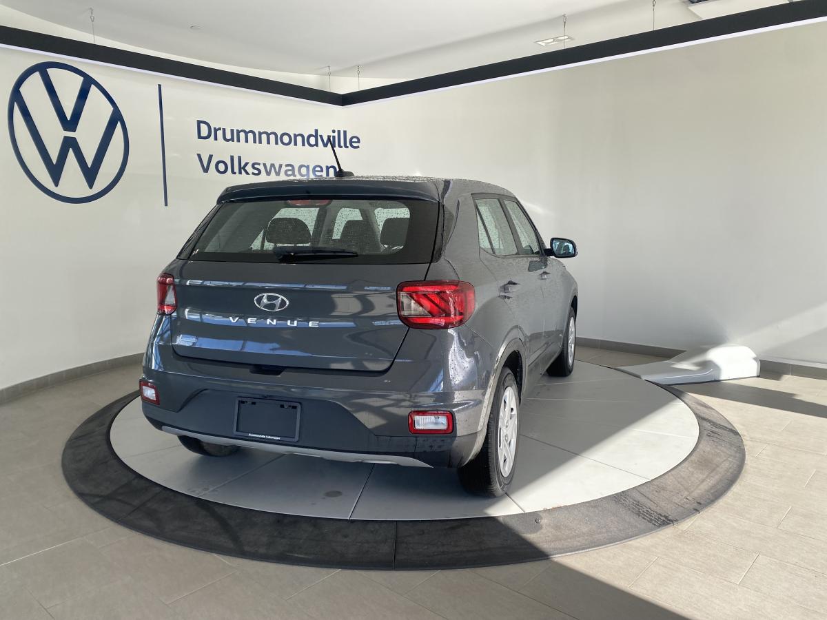2025 Hyundai Venue - Image 10
