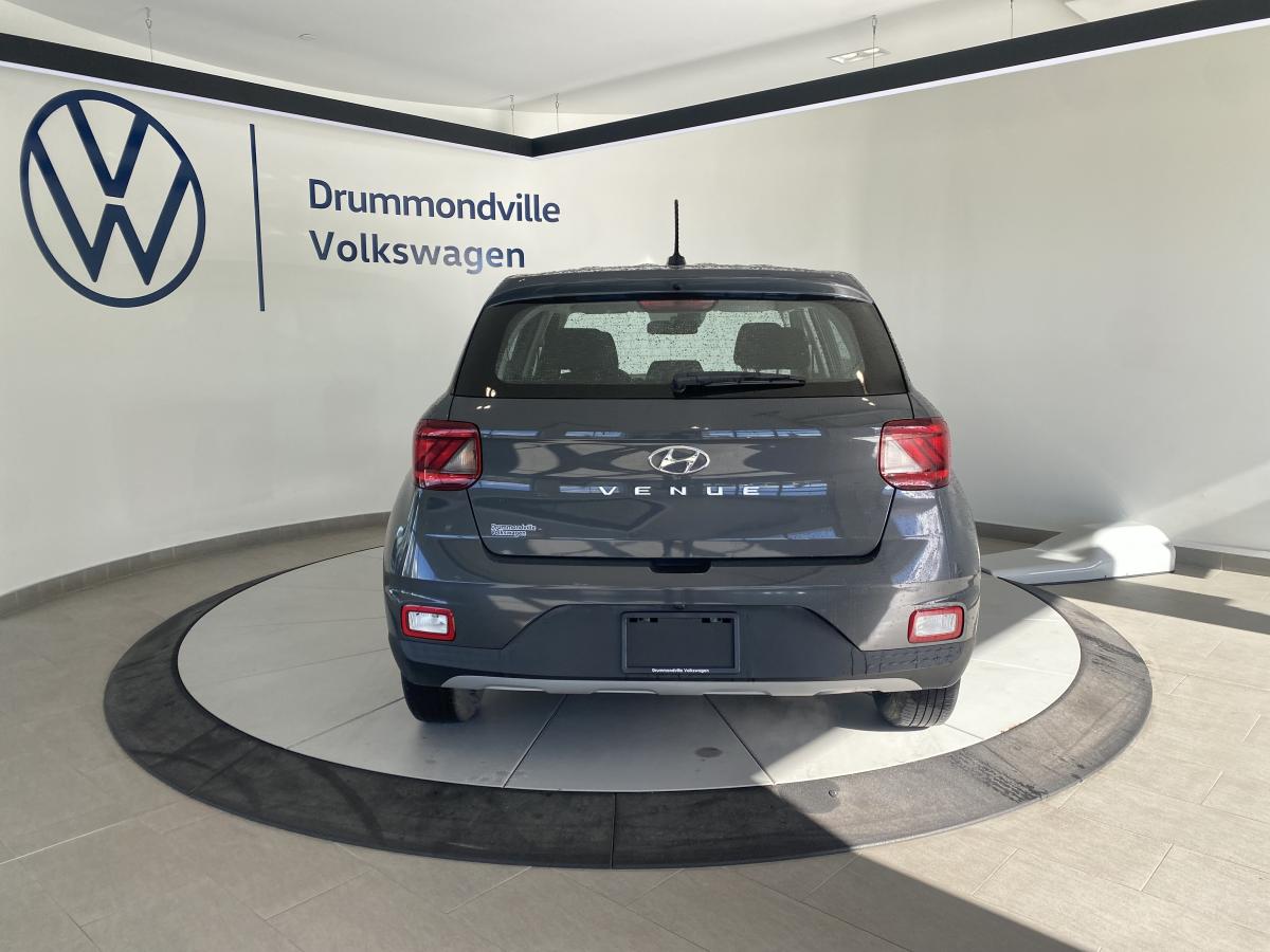 2025 Hyundai Venue - Image 11