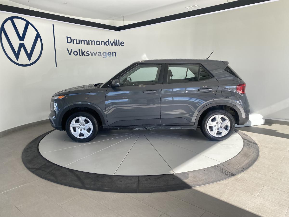 2025 Hyundai Venue - Image 14
