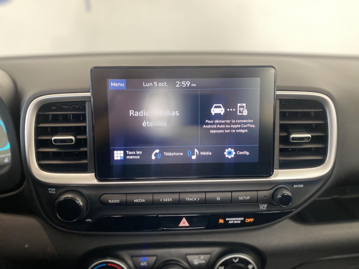 2025 Hyundai Venue - Image 21