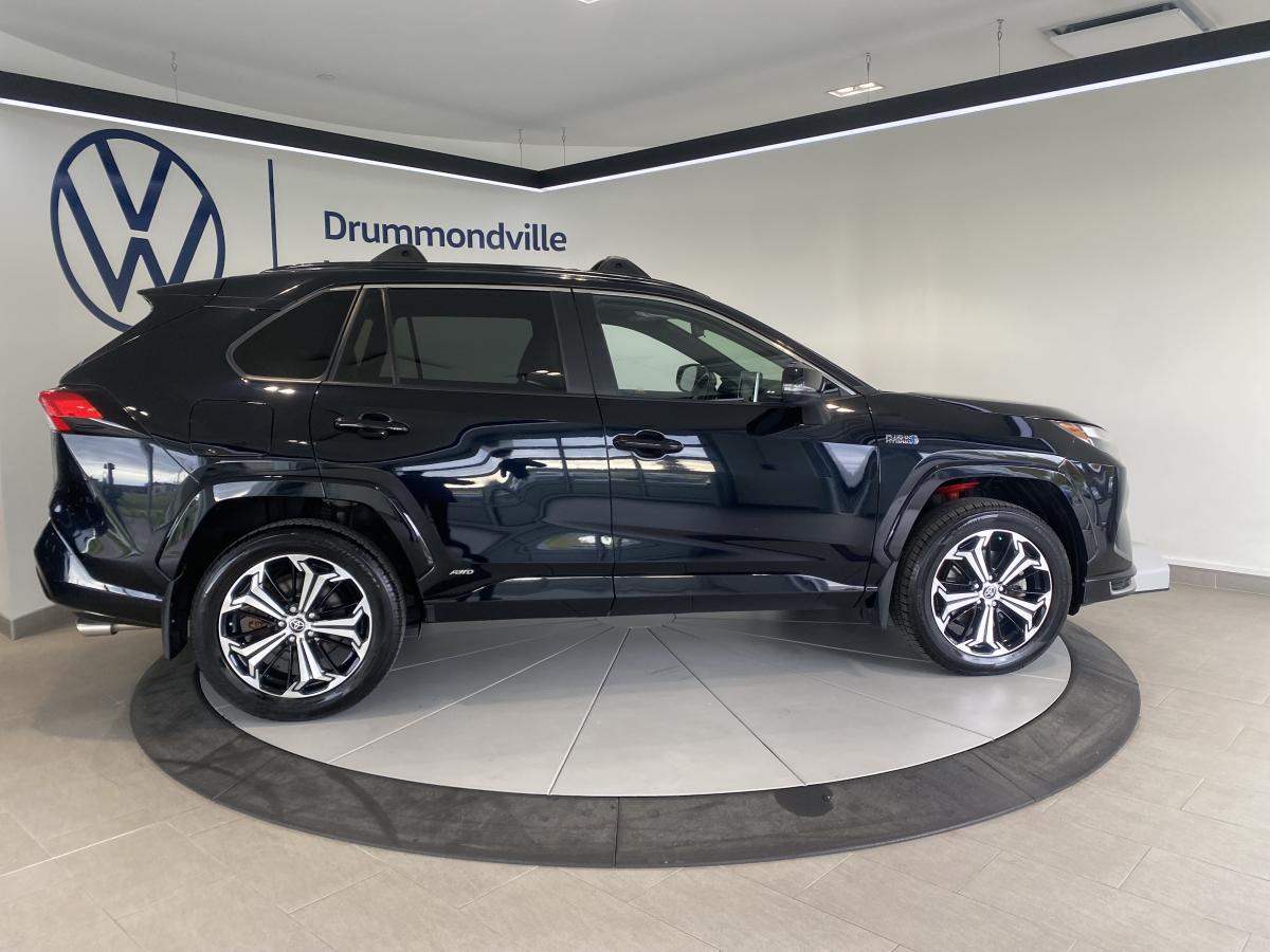 2022 Toyota RAV4 Prime - Image 8