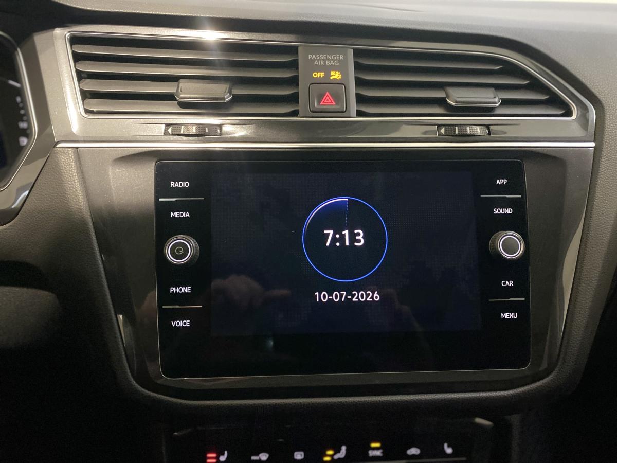 2022 Volkswagen Tiguan - Image 20