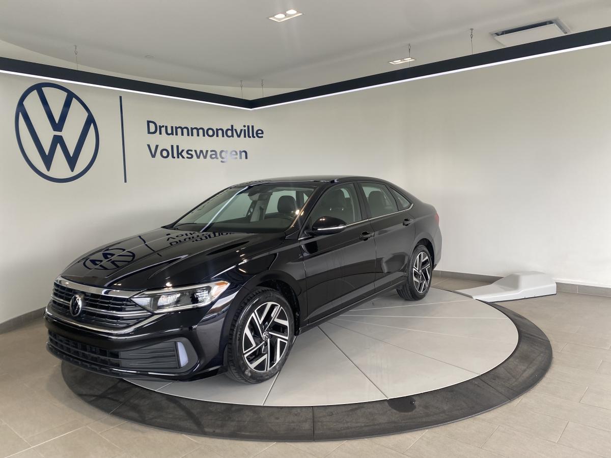 2022 Volkswagen Jetta - Image 2