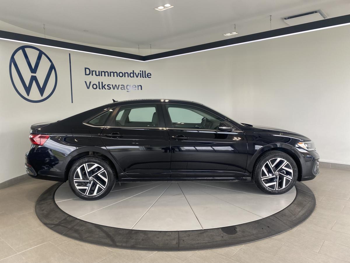 2022 Volkswagen Jetta - Image 7