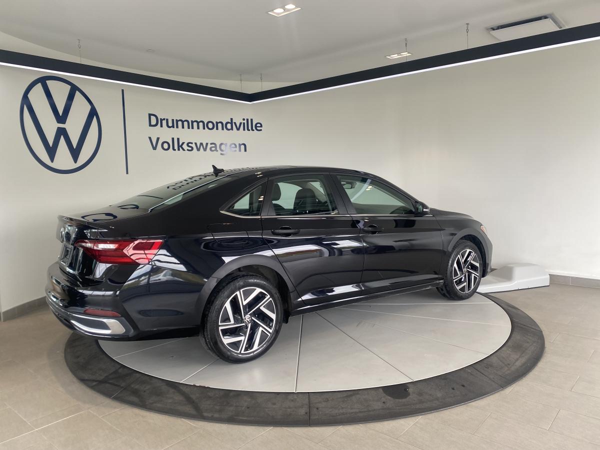 2022 Volkswagen Jetta - Image 8