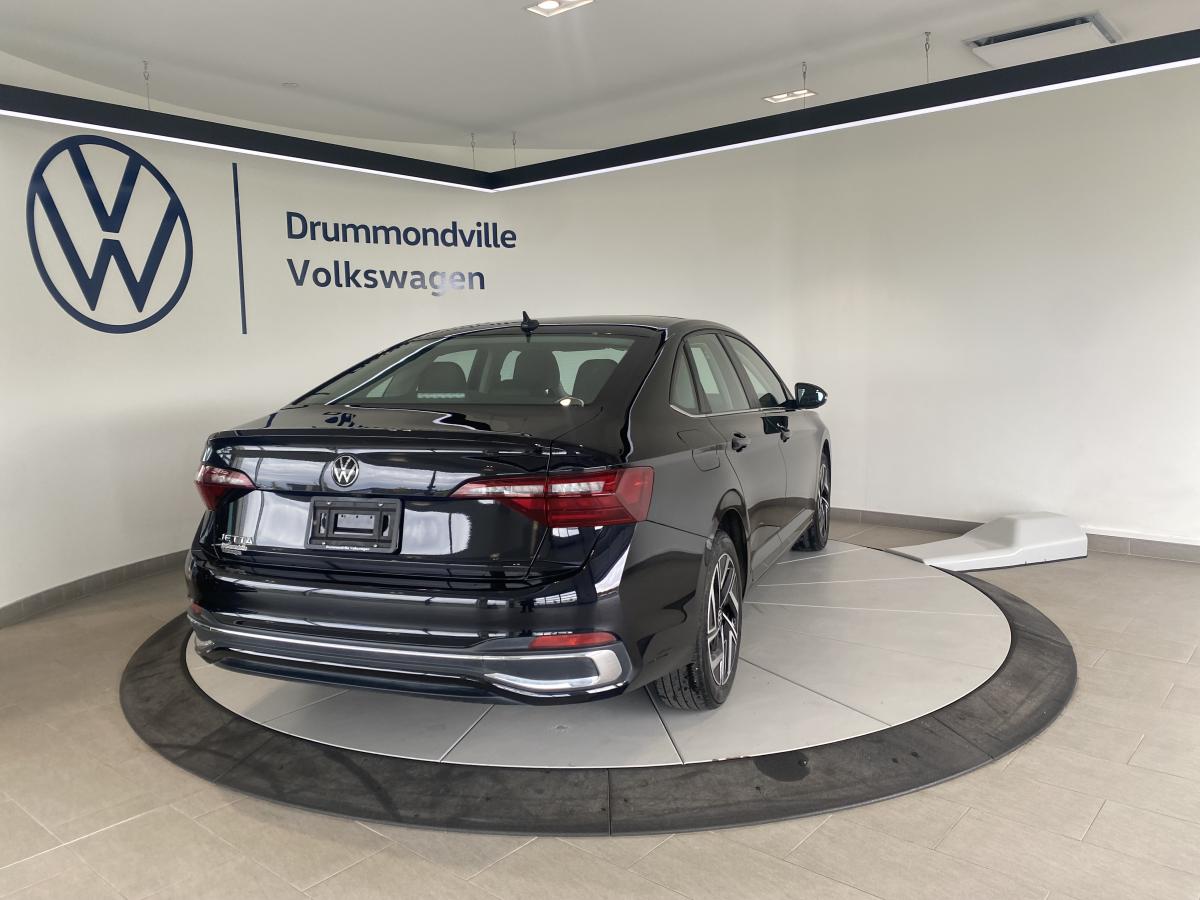 2022 Volkswagen Jetta - Image 9