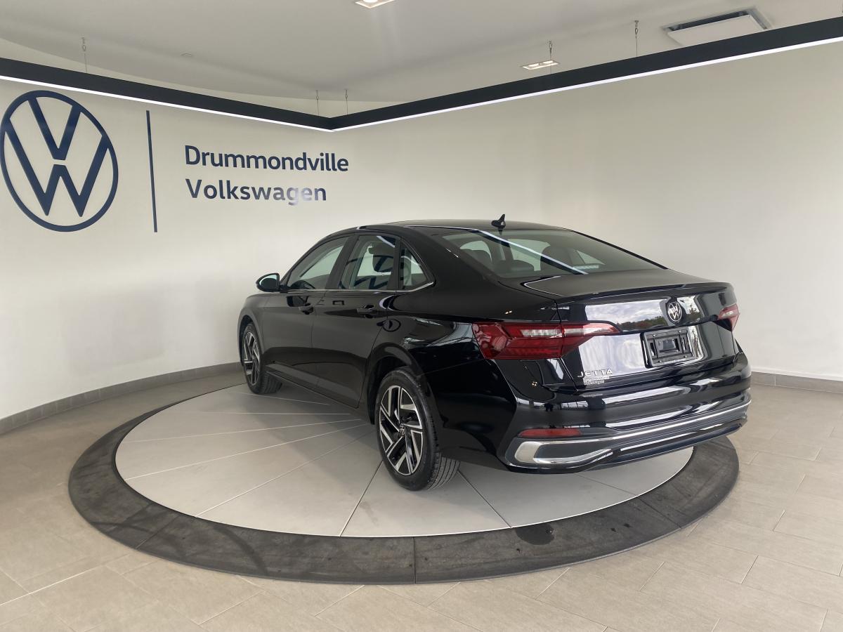 2022 Volkswagen Jetta - Image 11