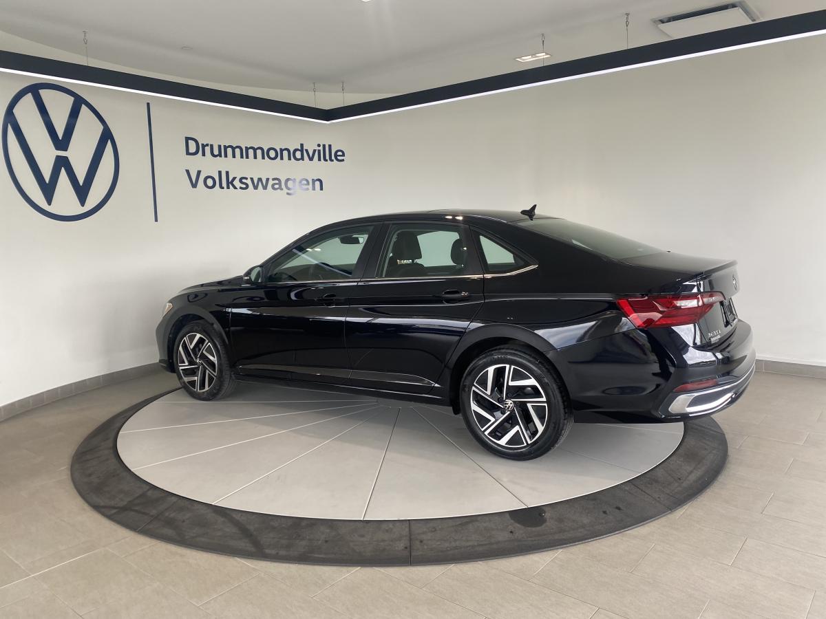 2022 Volkswagen Jetta - Image 12