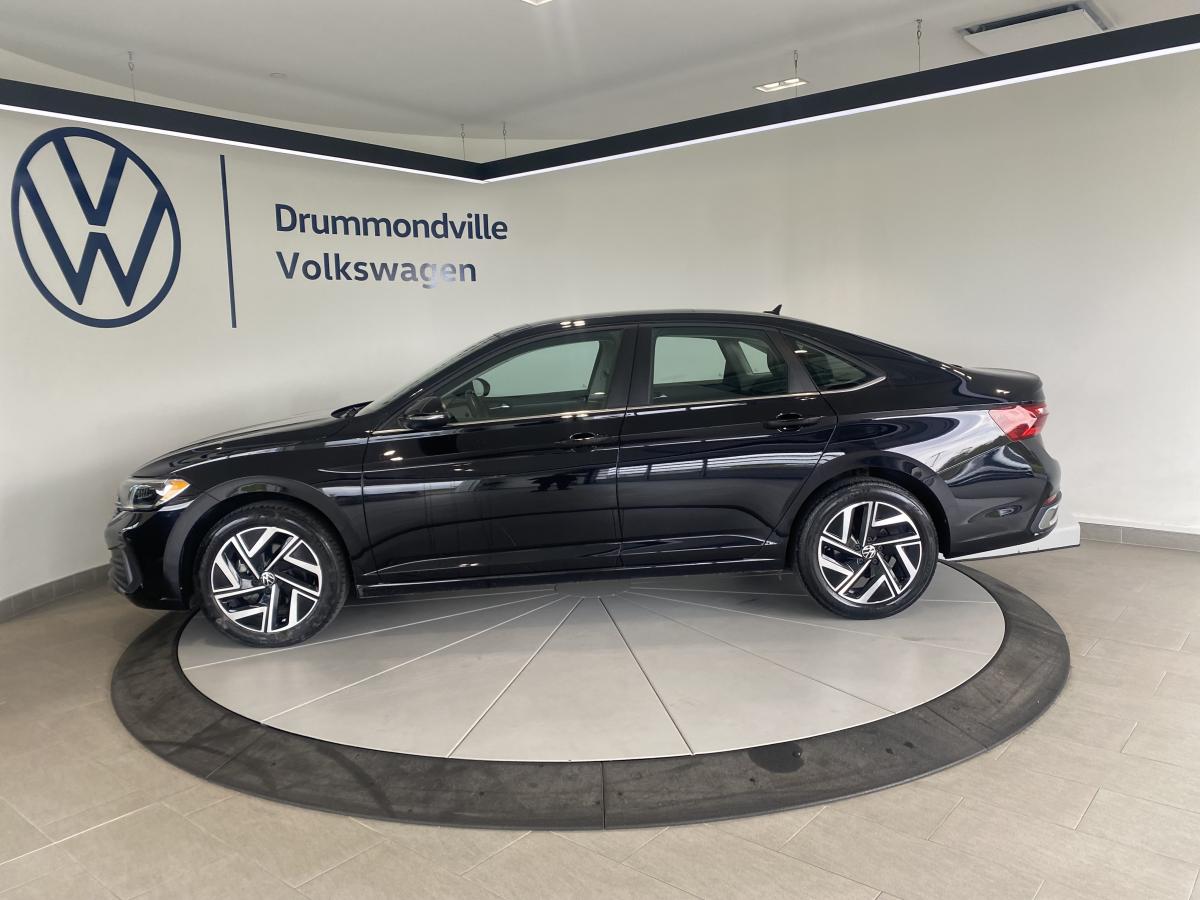 2022 Volkswagen Jetta - Image 13