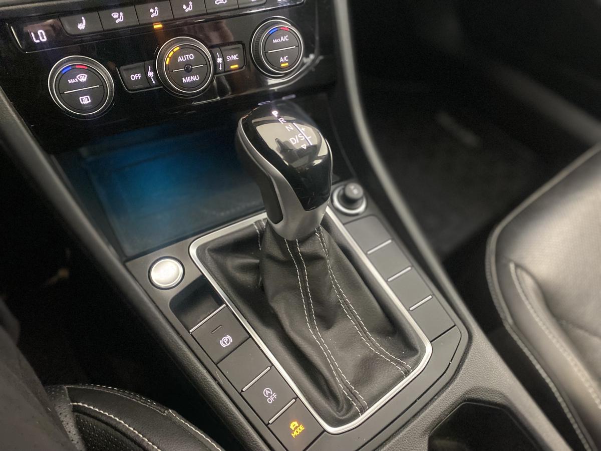 2022 Volkswagen Jetta - Image 23