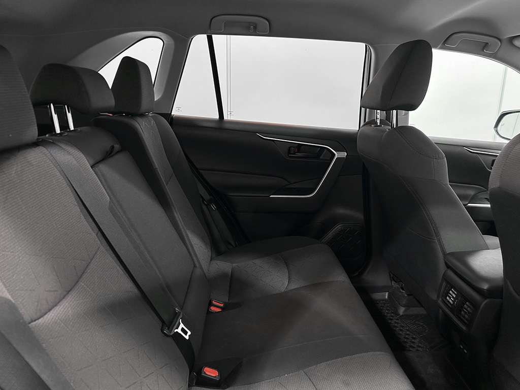 2023 Toyota Rav4 - Image 17