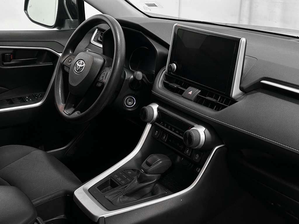 2023 Toyota Rav4 - Image 18