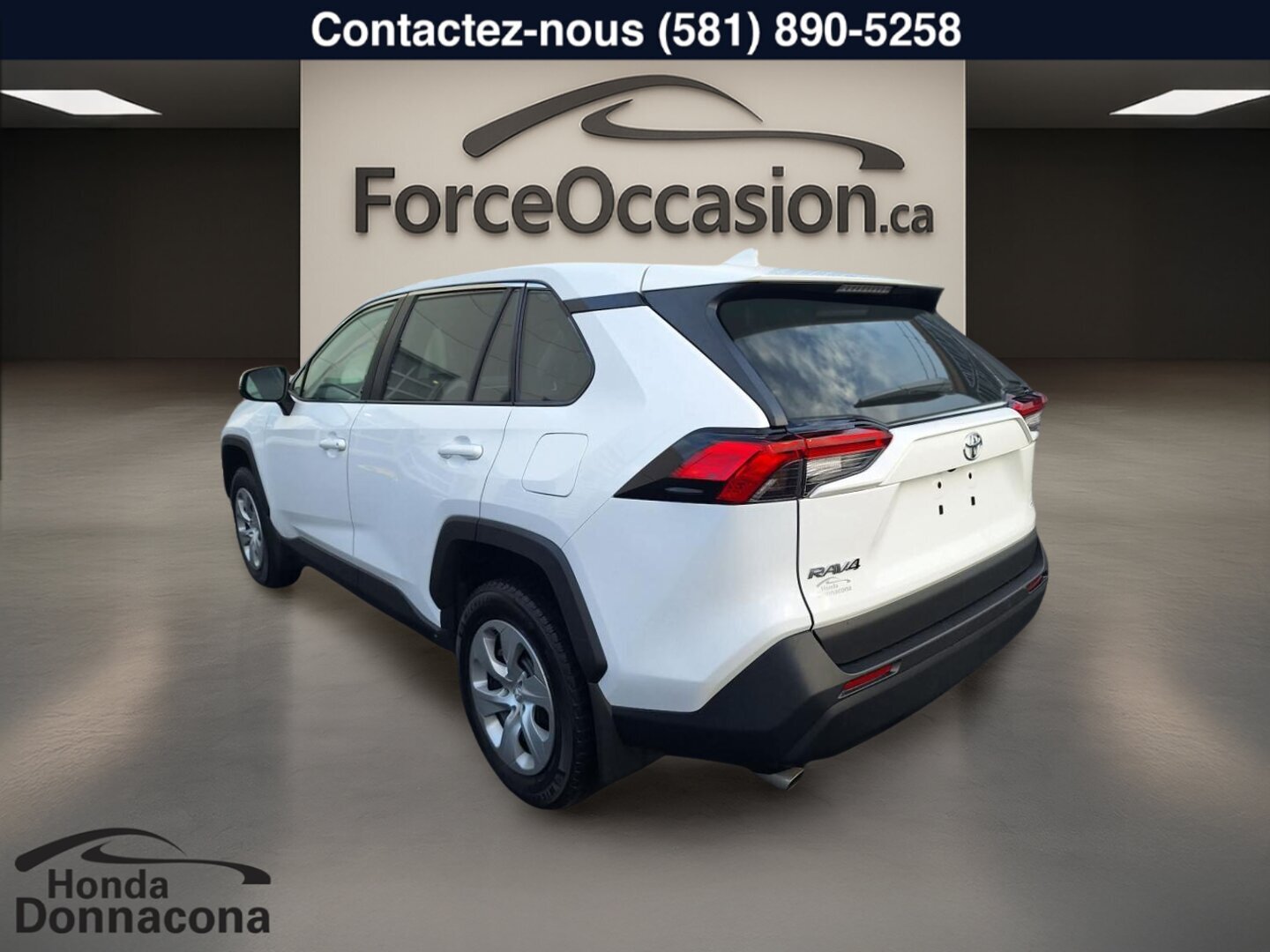 2022 Toyota RAV4 - Image 4