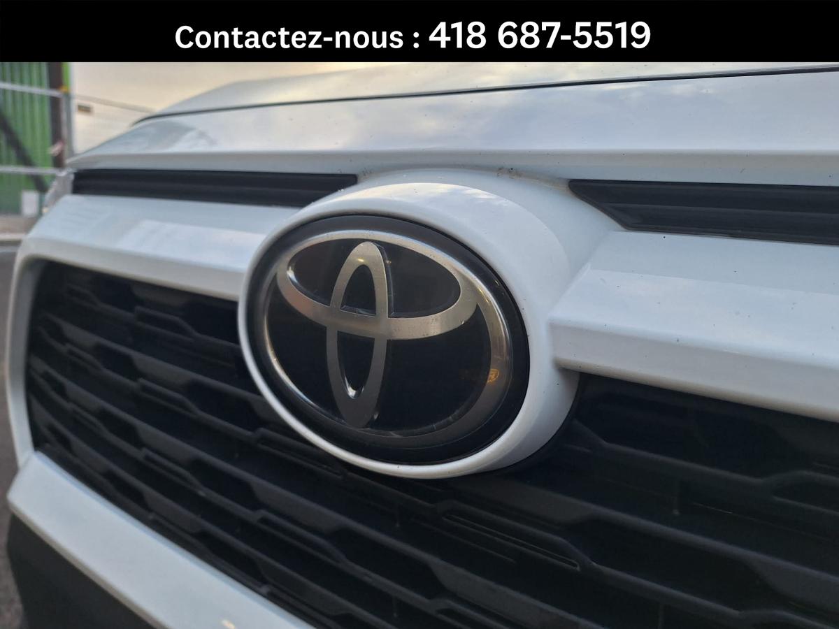 2022 Toyota RAV4 - Image 10