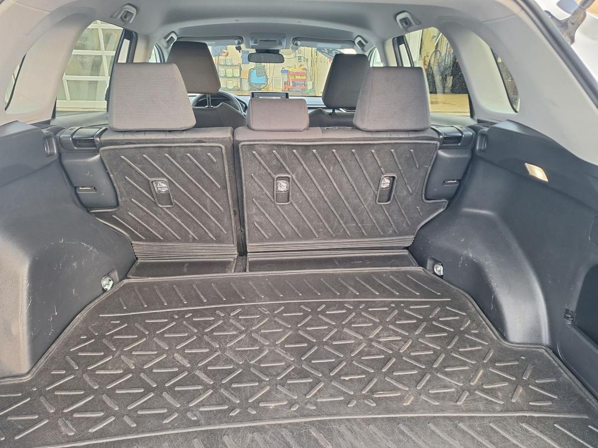2022 Toyota RAV4 - Image 16