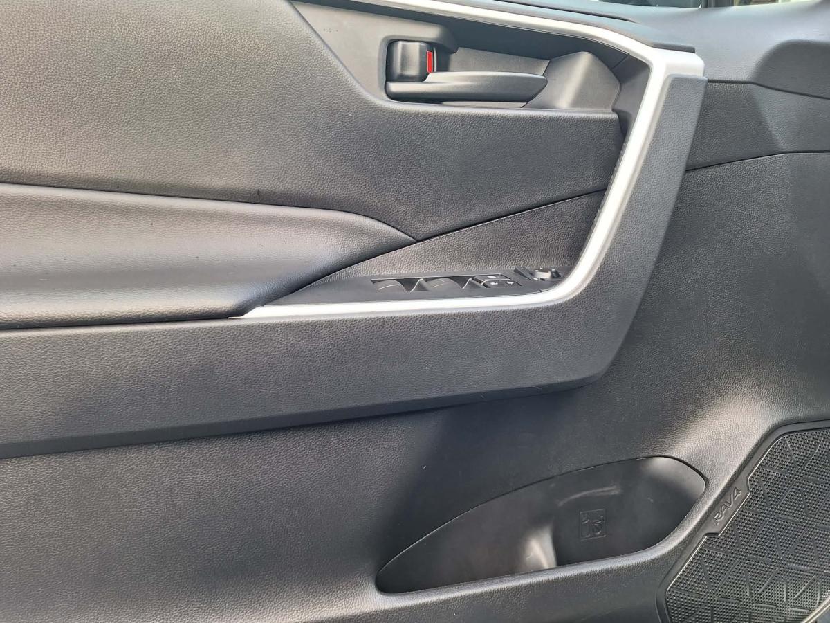 2022 Toyota RAV4 - Image 17